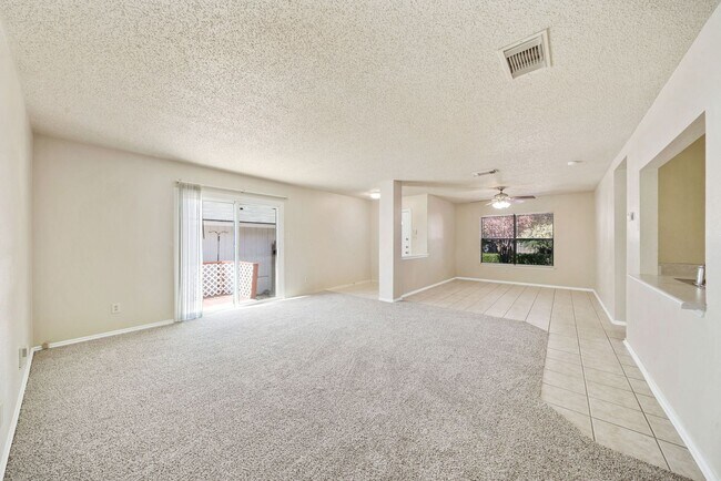 Foto del edificio - 3 Bedroom/1 Bath Crown Meadow Subdivision