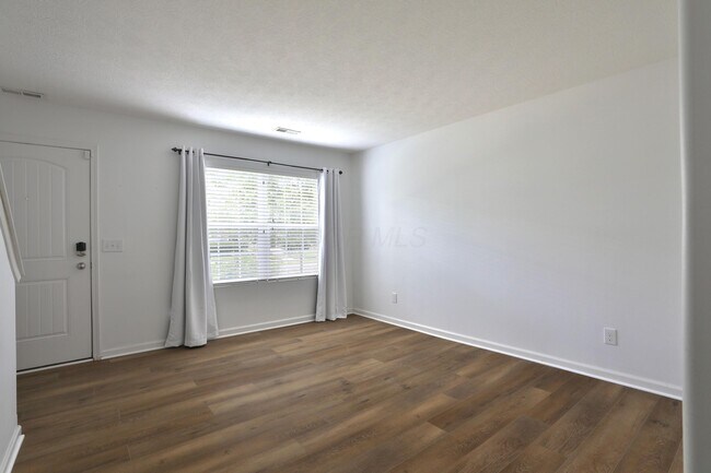 Foto del edificio - 1413 Bloomington Blvd