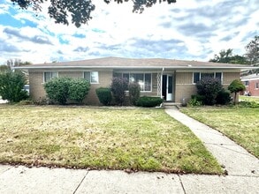 Building Photo - 29415 Cunningham Dr
