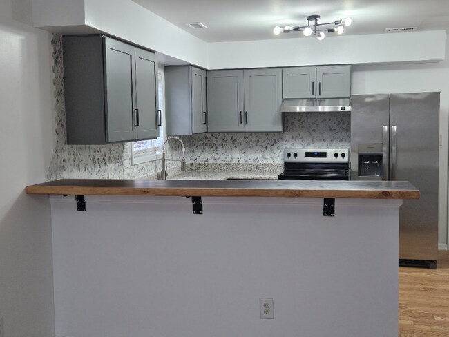 Foto del edificio - 1910 Bromwich Rd