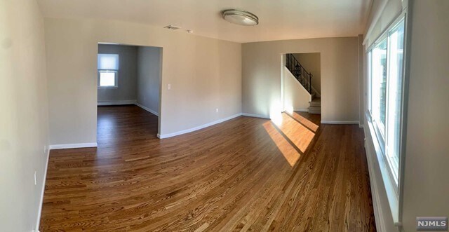 Building Photo - 12 Maple Ct