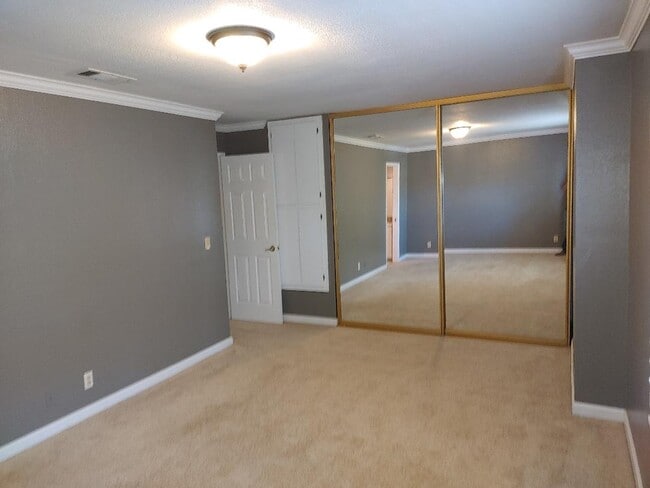 Building Photo - 3028 Swallows Nest Dr