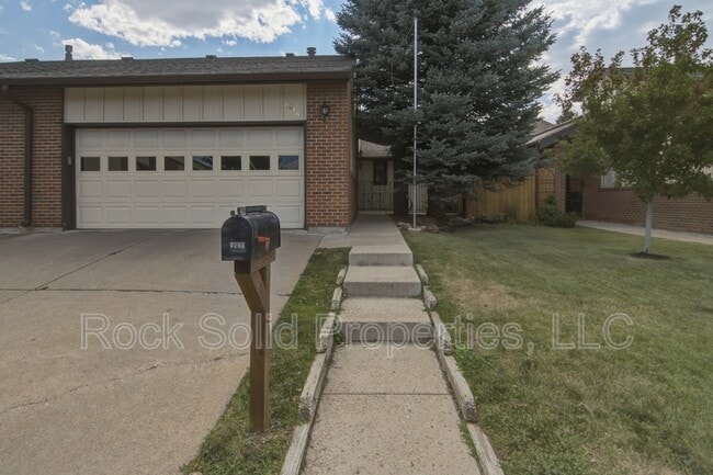 Building Photo - 5416 Meadowbrook Dr