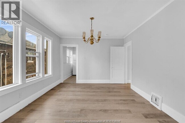 Photo du bâtiment - 1041 Bruce Ave