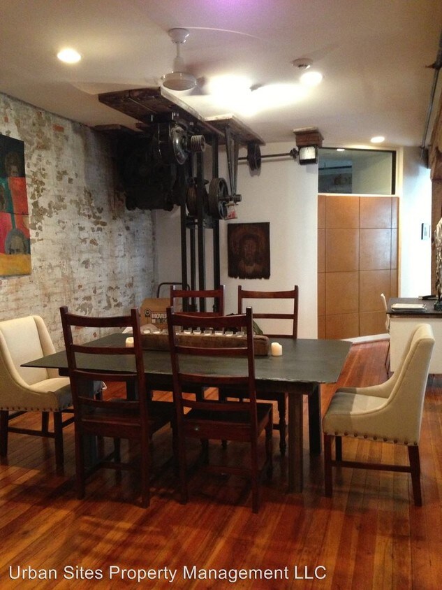 Foto del edificio - 1 br, 1 bath Apartment - 209 Woodward St