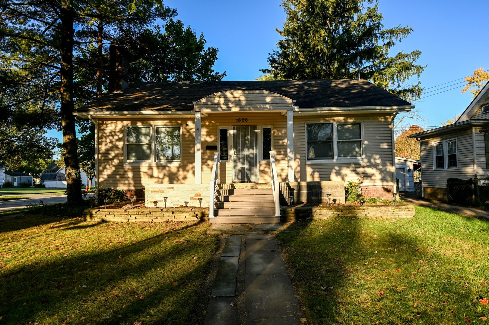 1600 Commodore Rd Lyndhurst, OH 44124 – photo 4