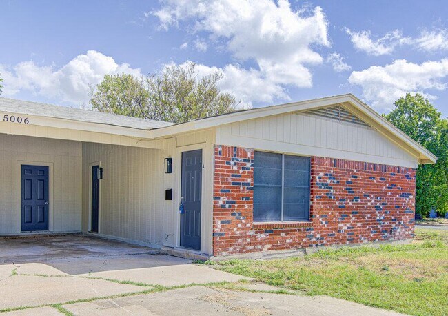 Foto del edificio - 5006 Brighton Rd
