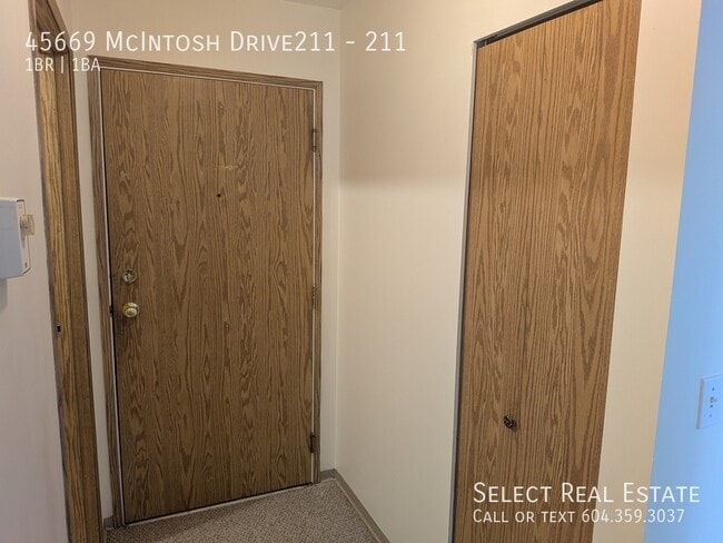 Building Photo - 45669 McIntosh Dr
