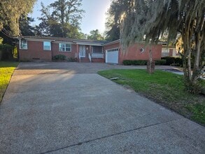 Building Photo - 2232 Ribault Scenic Dr