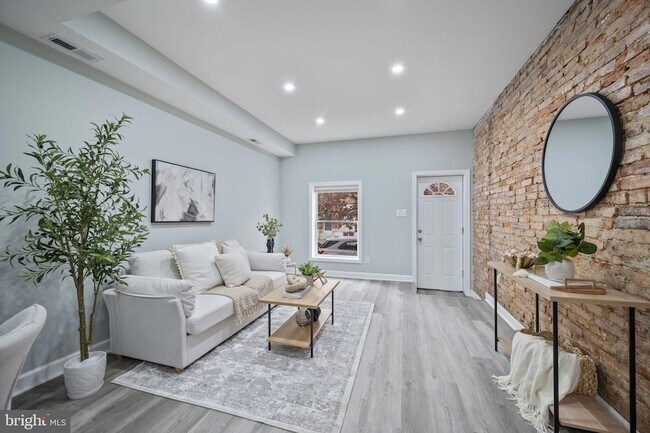 Foto del edificio - 328 S Macon St.