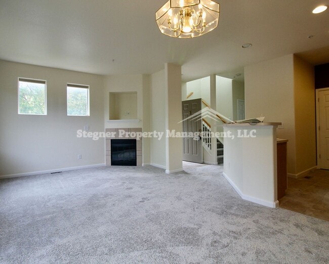 Building Photo - Great Town Home in Central Fort Collins