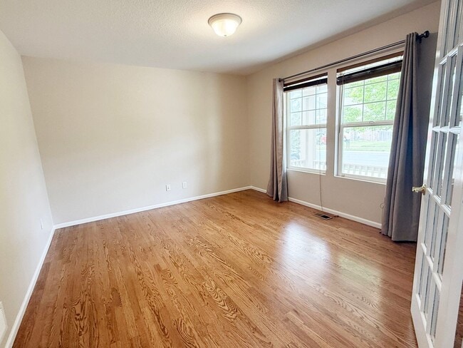 Building Photo - Updated, Clean and Spacious 2-Story with 3...