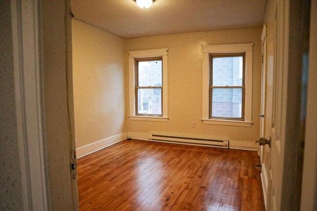 Building Photo - 3 bedroom in Worcester MA 01603