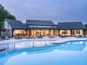 Building Photo - Amavi Twin Lakes