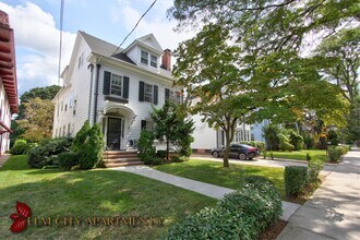 Building Photo - 659 Whitney Ave