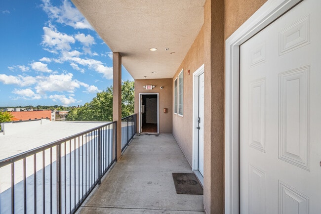 Building Photo - 360 S Elm St