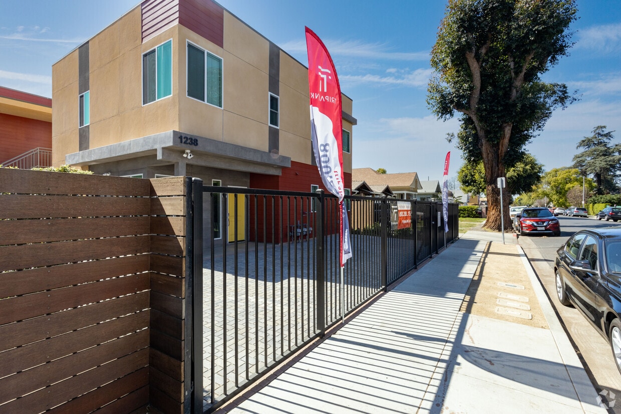 MAR 2022 - 1236 W 37th St