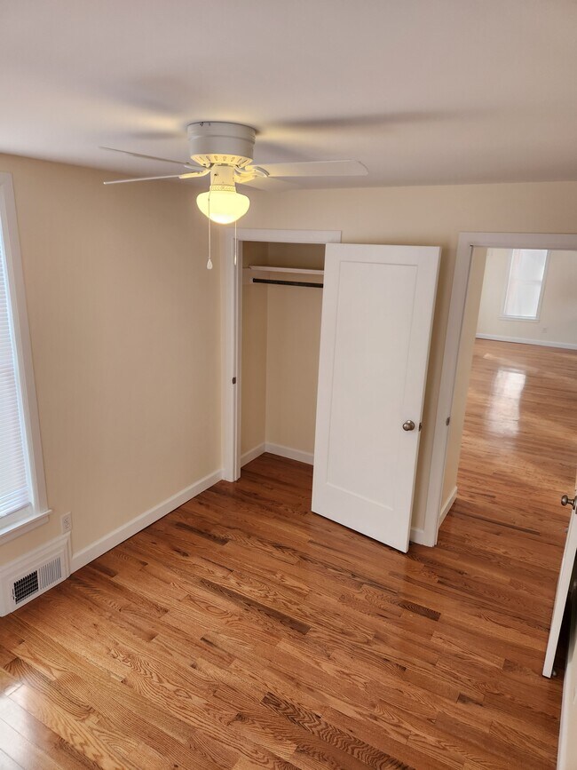 Dormitorio - 97 Loomis St