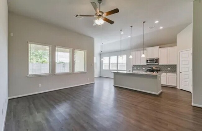 Building Photo - 3 Bedroom Single Family Home in Richwood