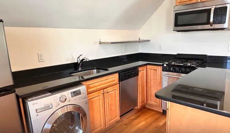 Foto principal - 176 Fuller St