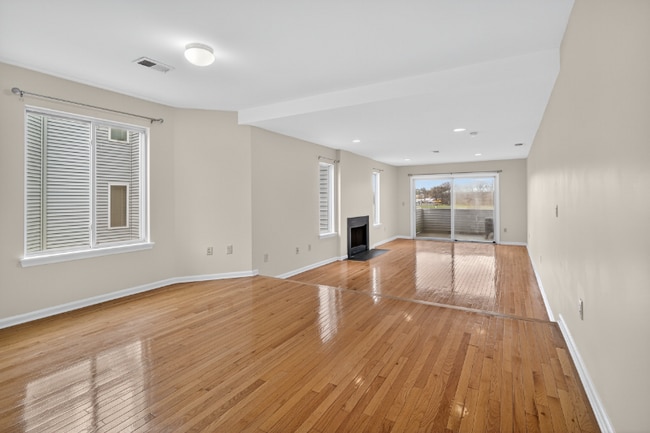 Building Photo - 802 Jesse Way