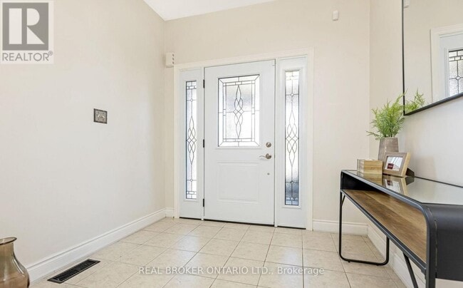 Building Photo - 602 Yates Dr