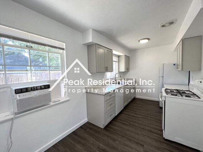 Foto del edificio - 2 br, 1 bath House - 5926 Hazel Ave