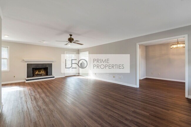 Foto del edificio - 2816 Deerwood Trail