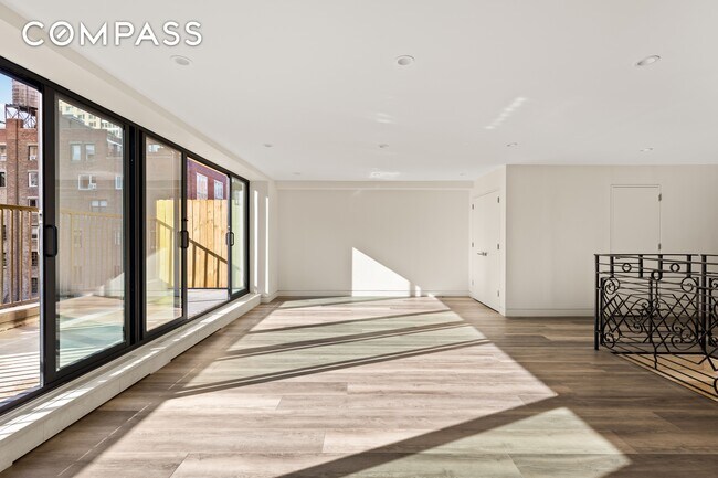 Foto del edificio - 48 W 68th St