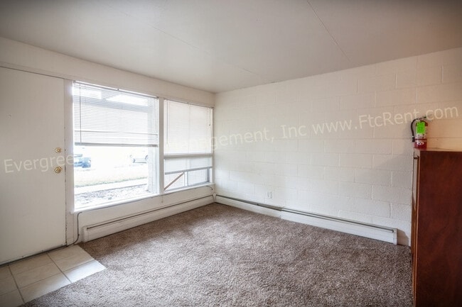 Building Photo - 701 Parker St