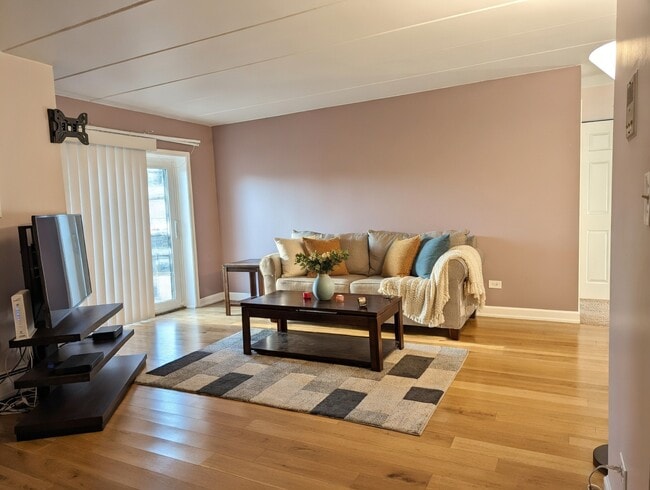 Foto del edificio - 204 E Bailey Rd