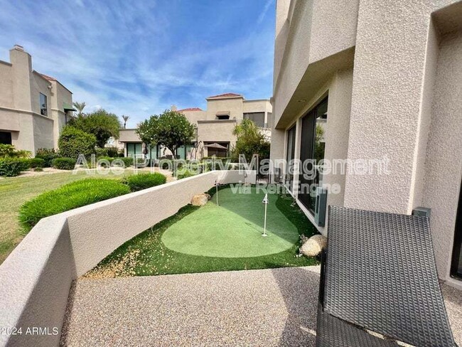 Foto del edificio - 8989 N Gainey Center Dr