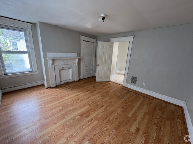 Building Photo - 207 Dunseith St