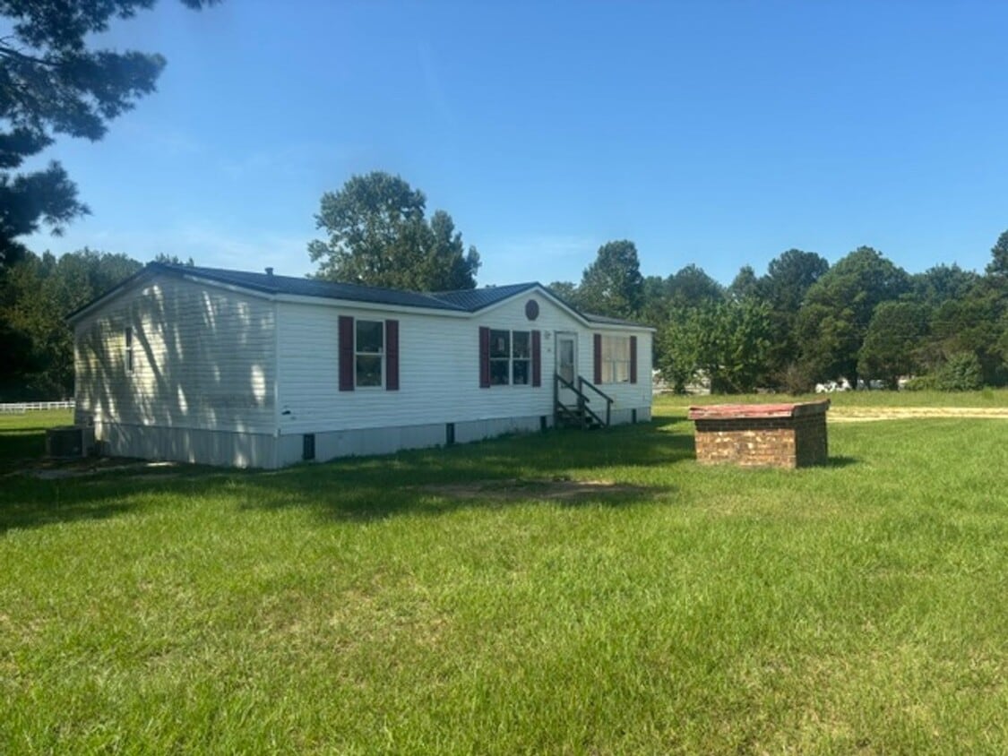 Building Photo - 8967 Roseboro Hwy