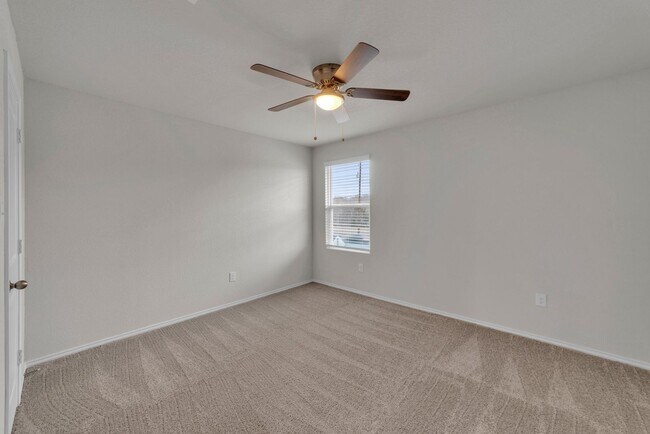 Foto del edificio - 7356 Misty Ridge Dr