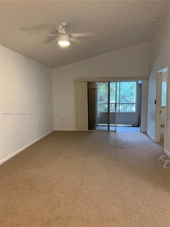 Building Photo - 2811 N Oakland Forest Dr