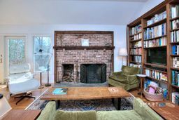 Building Photo - 10 Tiffany Ln