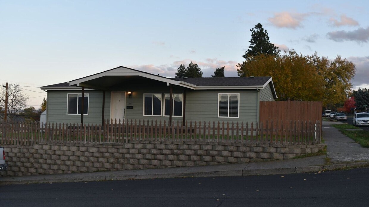 Foto principal - 3 Bedroom House For Rent In The Dalles