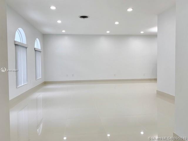 Building Photo - 7340 Poinciana Ct