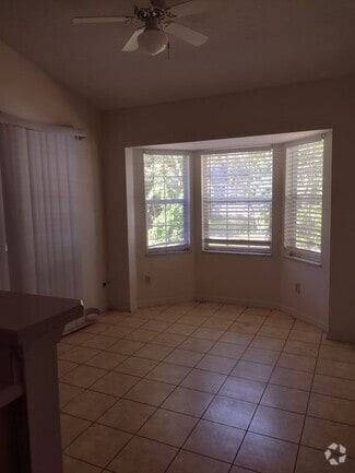Building Photo - 4221 NE 32nd Cir