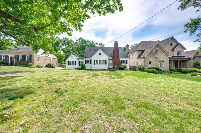 Foto del edificio - 712 Cantrell Ave