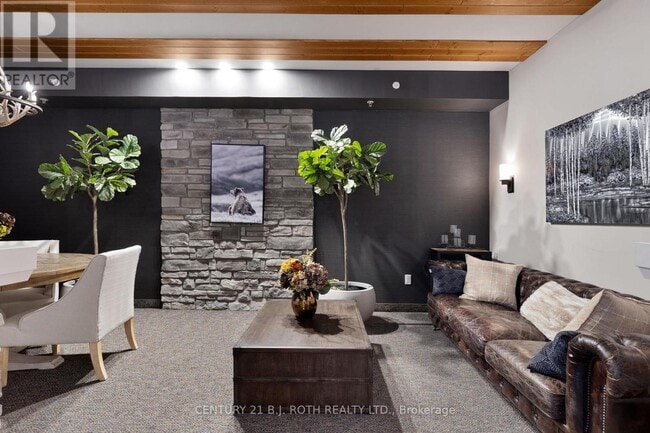 Building Photo - 20 Koda St