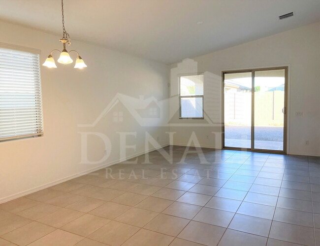 Foto del edificio - 7954 W Medlock Dr