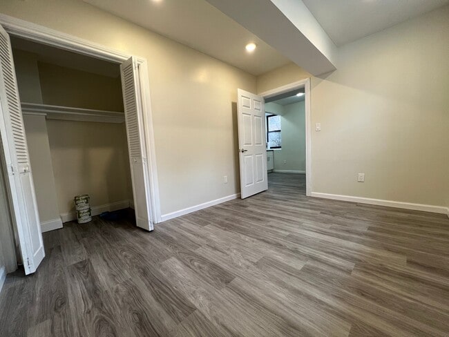 Building Photo - 1122 Ocean Ave
