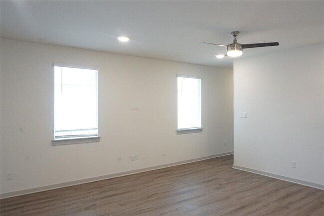 Building Photo - 213 Wilshire Rd