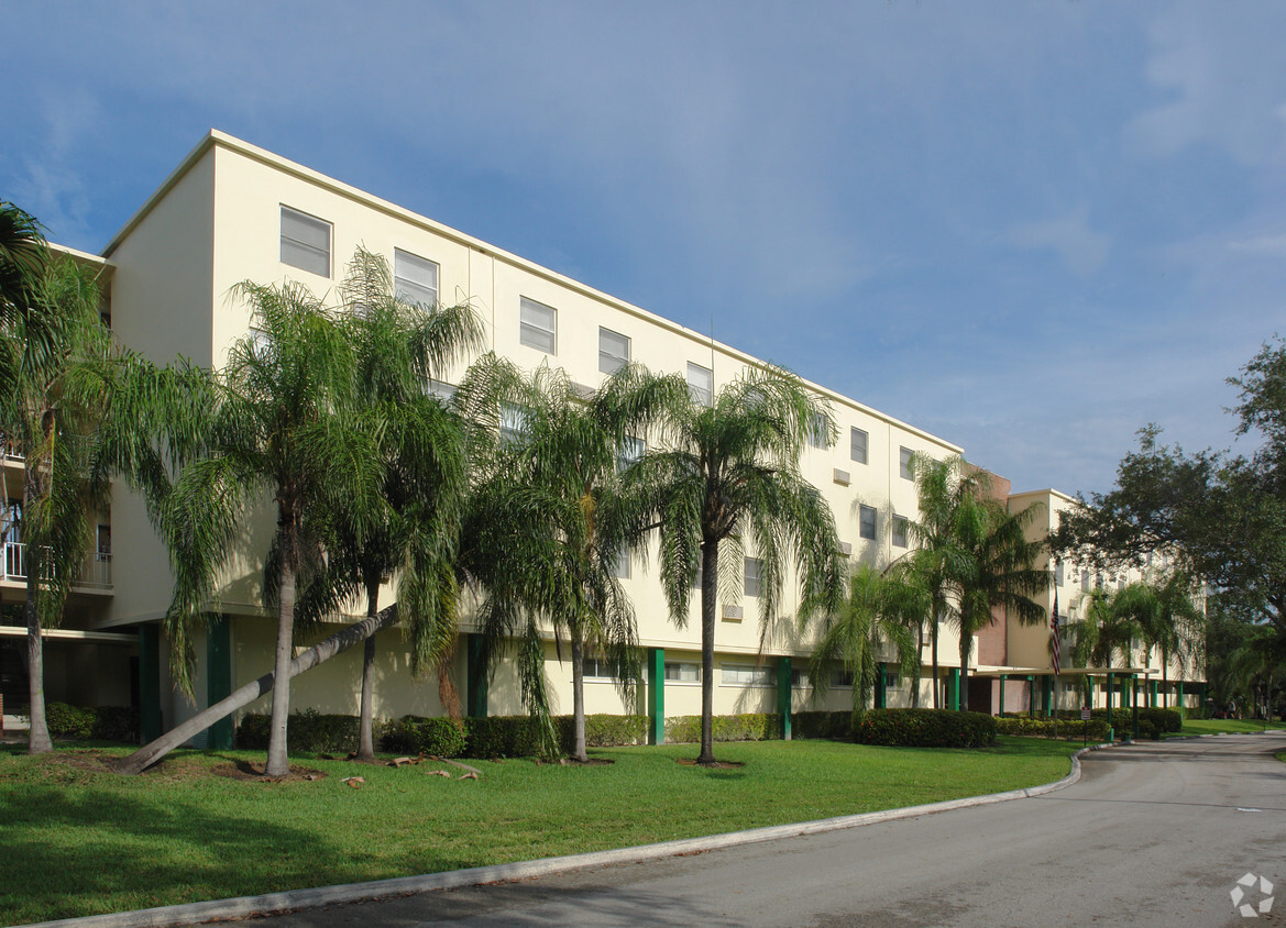 Primary Photo - St. Elizabeth Gardens Apartments