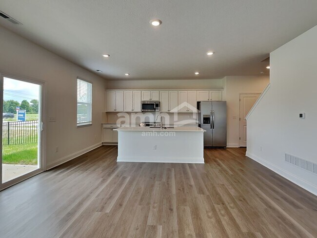 Foto del edificio - 400 Golden Maple Pl