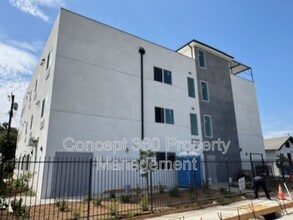 Building Photo - 226 W 87th St
