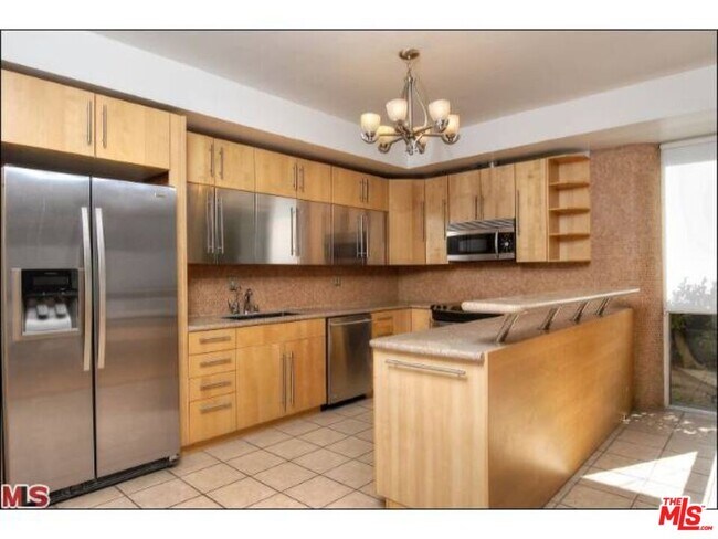 Foto del edificio - 318 N Maple Dr