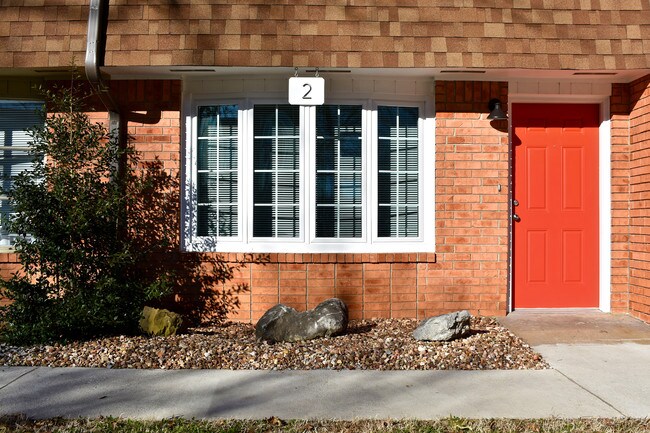 Building Photo - 808 W Lawson St